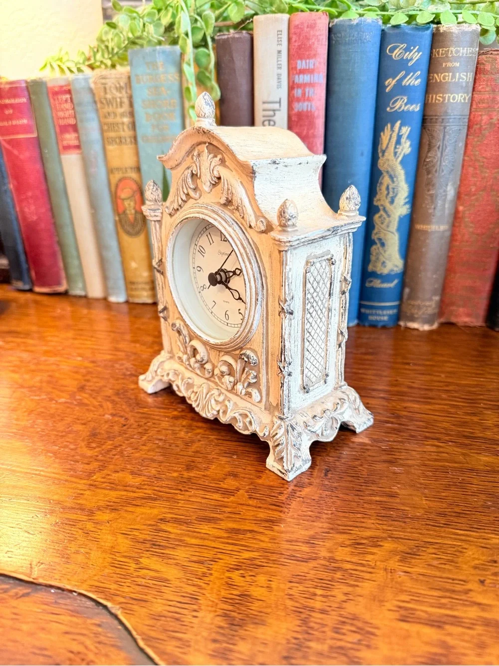Vintage Ornate Cream Decorative Mantel Clock Works